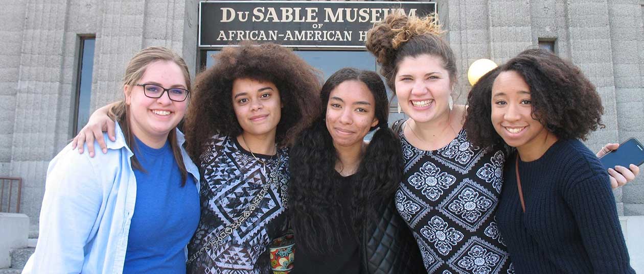 Students in front of DuSable Museum of African American History